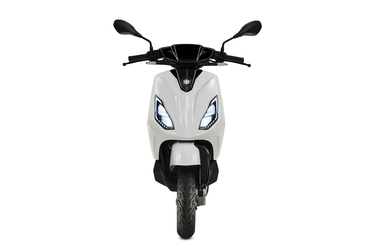 Piaggio 1 - Forever White  