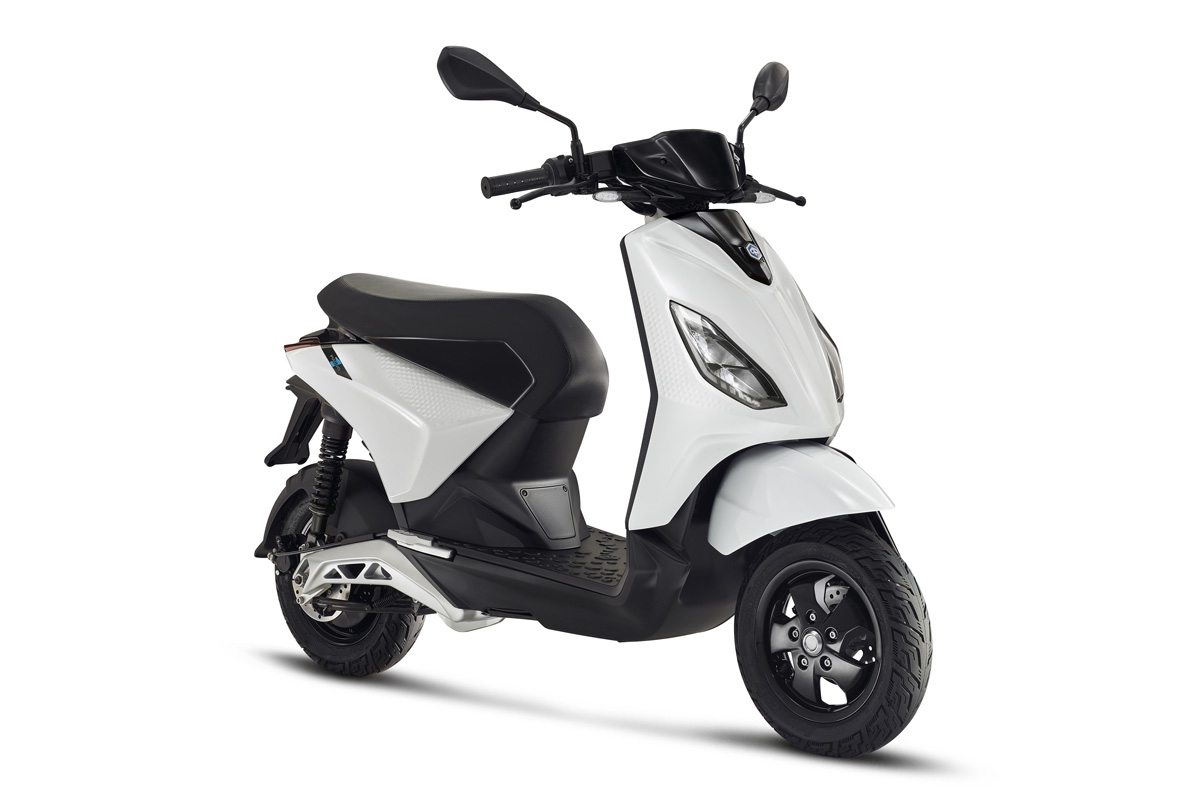 Piaggio 1 - Forever White     