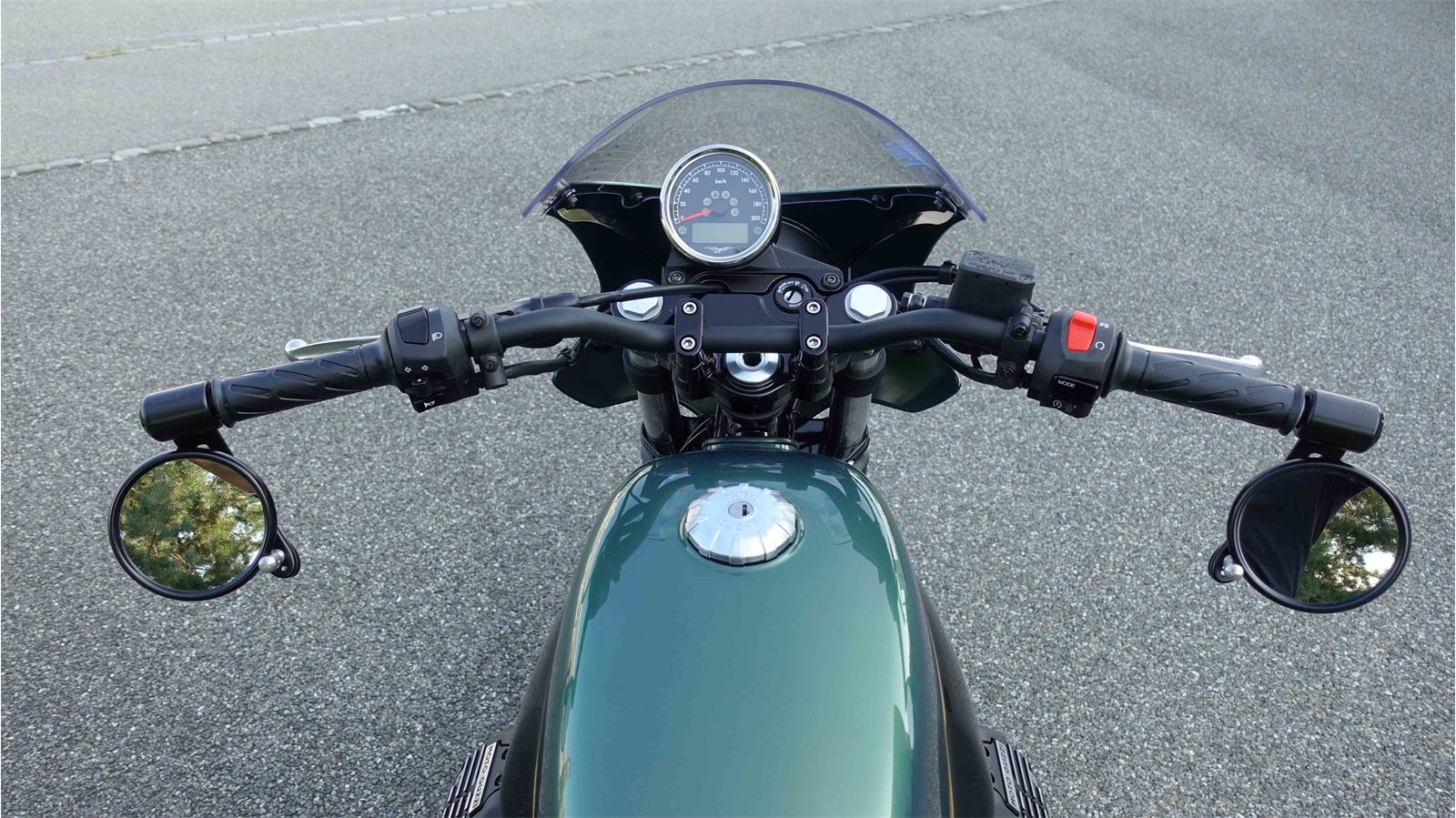 moto-guzzi-v7-umbau-classic-green-cockbit-ofrag-retail-5242-lupfig